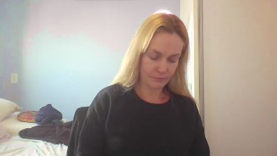CrazyAnny1 live cam on Cam4