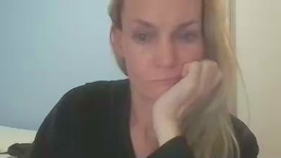 CrazyAnny1 live cam on Cam4