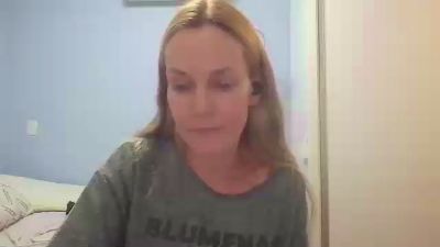 CrazyAnny1 live cam on Cam4