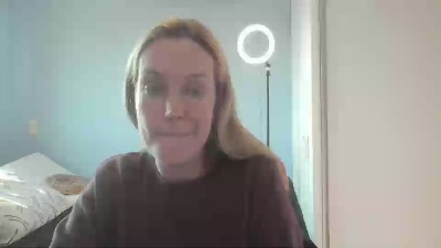 CrazyAnny1 live cam on Cam4