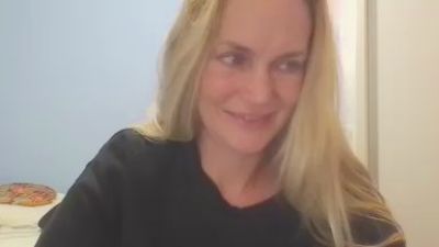 CrazyAnny1 live cam on Cam4