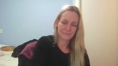 CrazyAnny1 live cam on Cam4