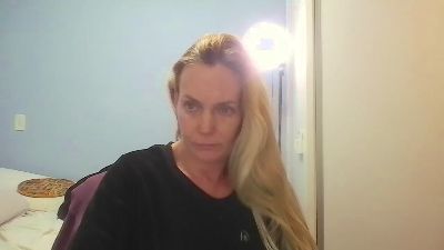 CrazyAnny1 live cam on Cam4