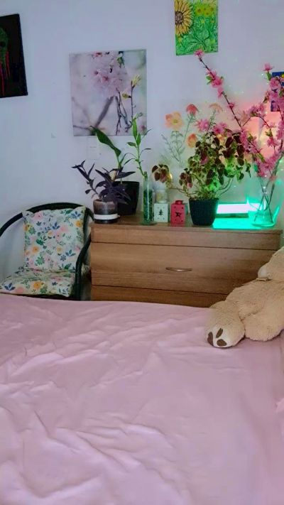 CrazyMom69 live cam on Cam4