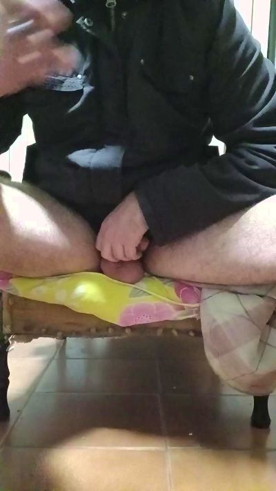 Crazzynumber live cam on Cam4
