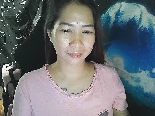 Creammyluna8 live cam on Cam4