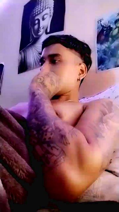 Creamycone69 live cam on Cam4