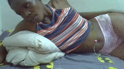 Creamypussie1 live cam on Cam4