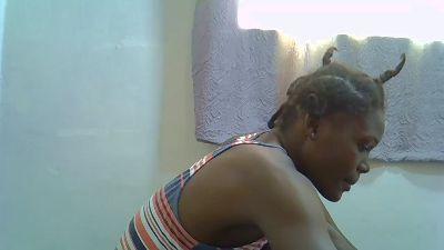 Creamypussie1 live cam on Cam4