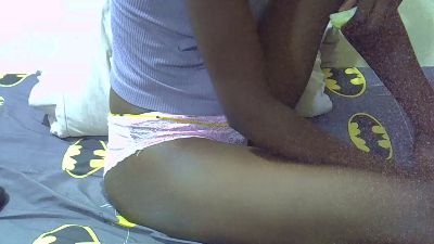 Creamypussie1 live cam on Cam4