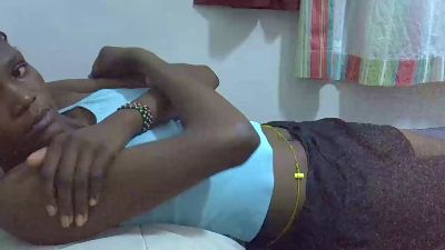 Creamypussie1 live cam on Cam4