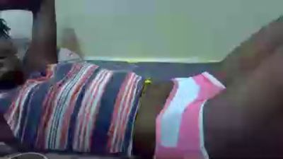 Creamypussie1 live cam on Cam4