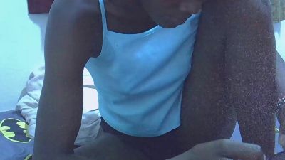 Creamypussie1 live cam on Cam4