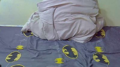 Creamypussie1 live cam on Cam4