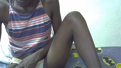 Creamypussie1 live cam on Cam4