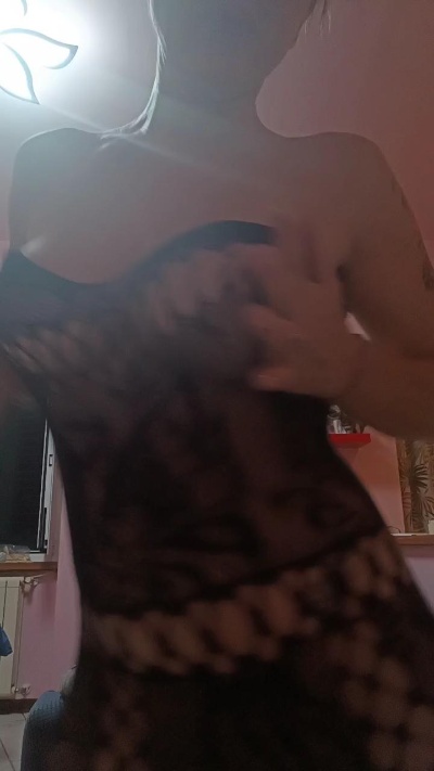 CriPriscilla live cam on Cam4