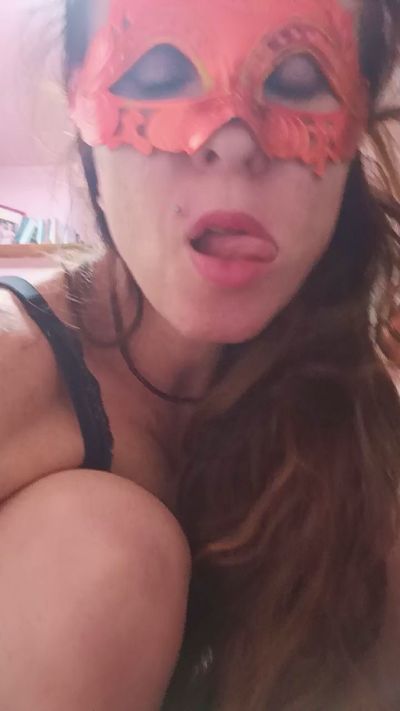 CriPriscilla live cam on Cam4