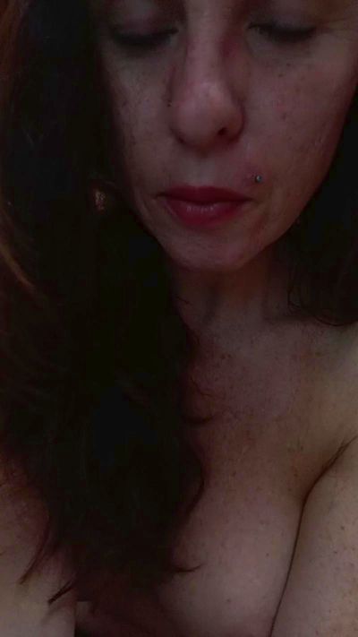 CriPriscilla live cam on Cam4