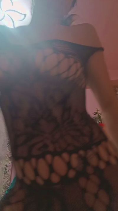 CriPriscilla live cam on Cam4