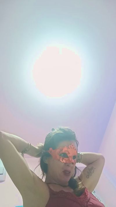 CriPriscilla live cam on Cam4