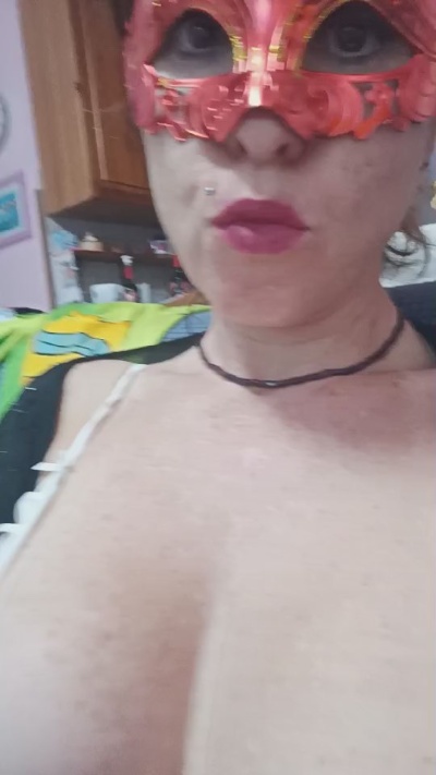 CriPriscilla live cam on Cam4