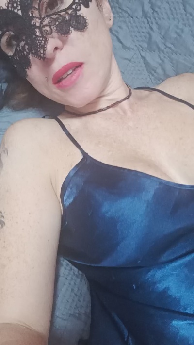 CriPriscilla live cam on Cam4