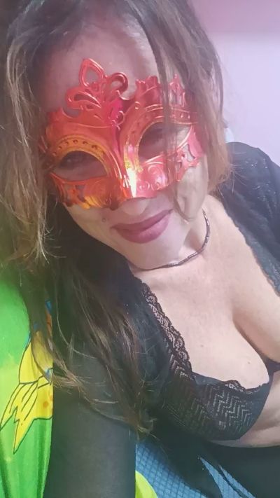 CriPriscilla live cam on Cam4
