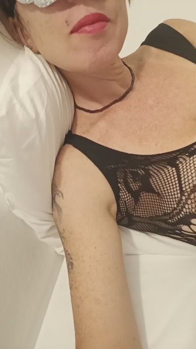 CriPriscilla live cam on Cam4