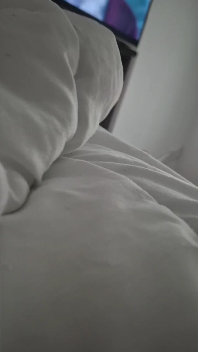 Cricricri85 live cam on Cam4