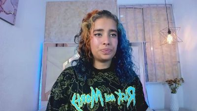 Criistal_Raveen live cam on Cam4