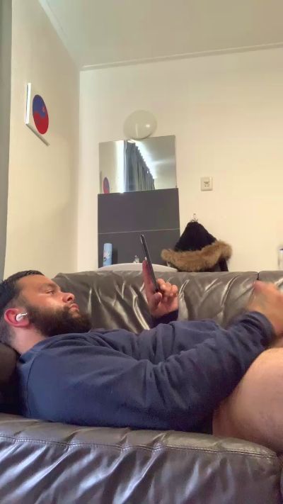 CrimiKeanu24 live cam on Cam4
