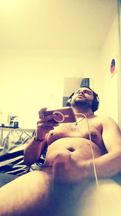 CrimiKeanu24 live cam on Cam4