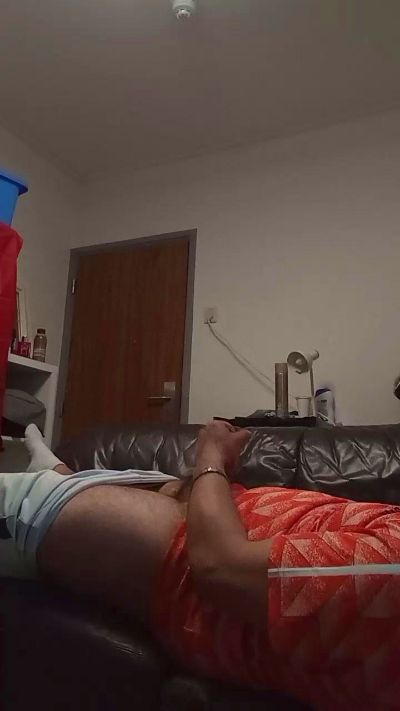 CrimiKeanu24 live cam on Cam4