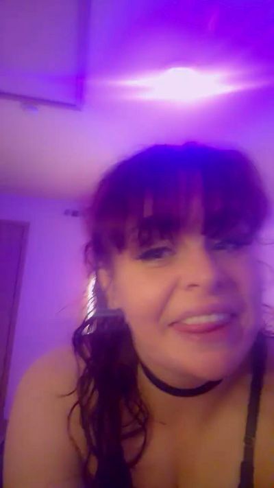 CrimsonCrush live cam on Cam4