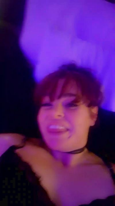 CrimsonCrush live cam on Cam4