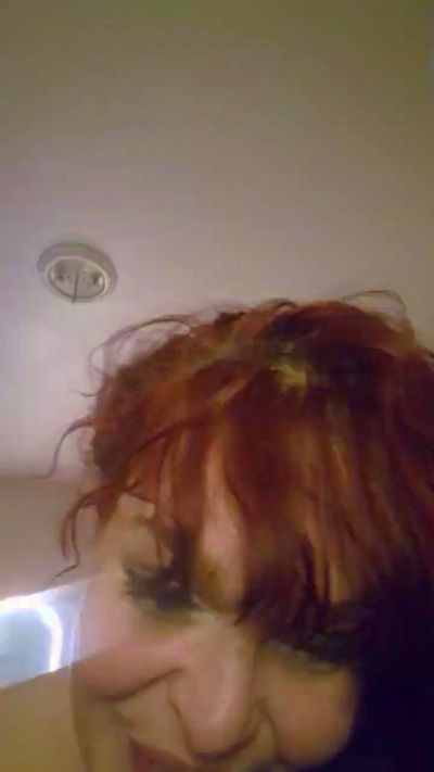 CrimsonCrush live cam on Cam4
