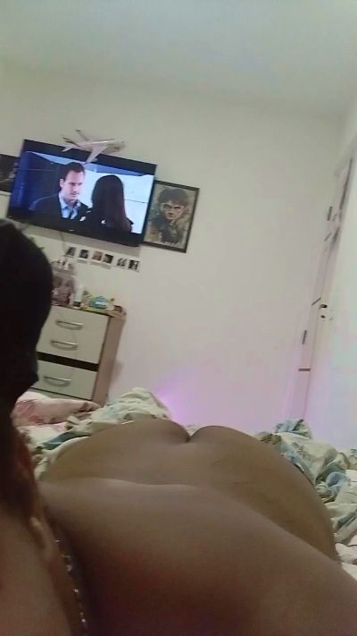 Crislucia2026 live cam on Cam4