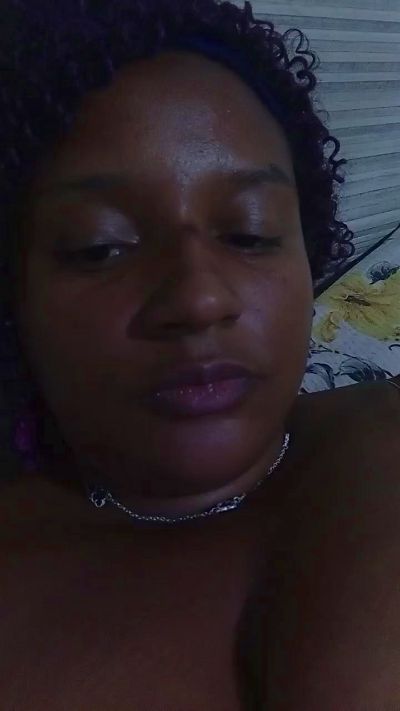 Crislucia2026 live cam on Cam4