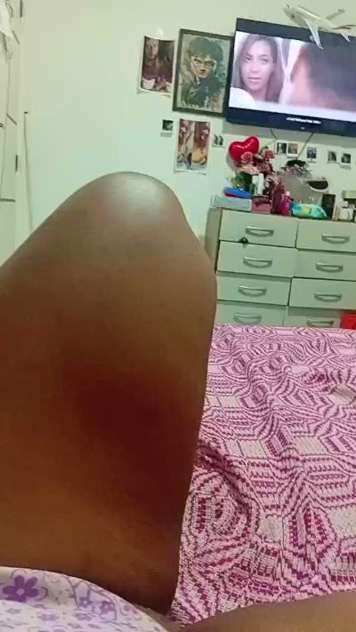 Crislucia2026 live cam on Cam4