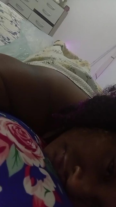 Crislucia2026 live cam on Cam4