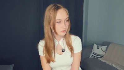 CrissyCamara live cam on Cam4