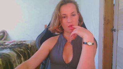 CristaQ live cam on Cam4
