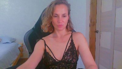 CristaQ live cam on Cam4