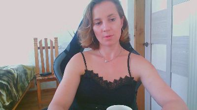 CristaQ live cam on Cam4