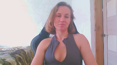 CristaQ live cam on Cam4
