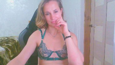 CristaQ live cam on Cam4