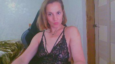 CristaQ live cam on Cam4