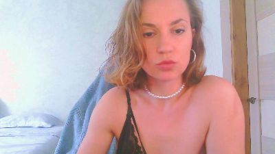 CristaQ live cam on Cam4