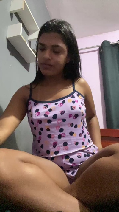 Cristaal1881 live cam on Cam4