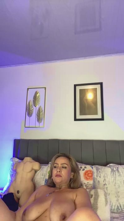 Cristalraymilf live cam on Cam4